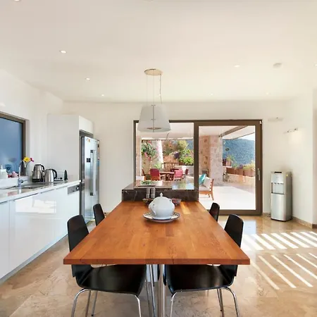 Sleeps 10 Pool Air Con Wifi Villa